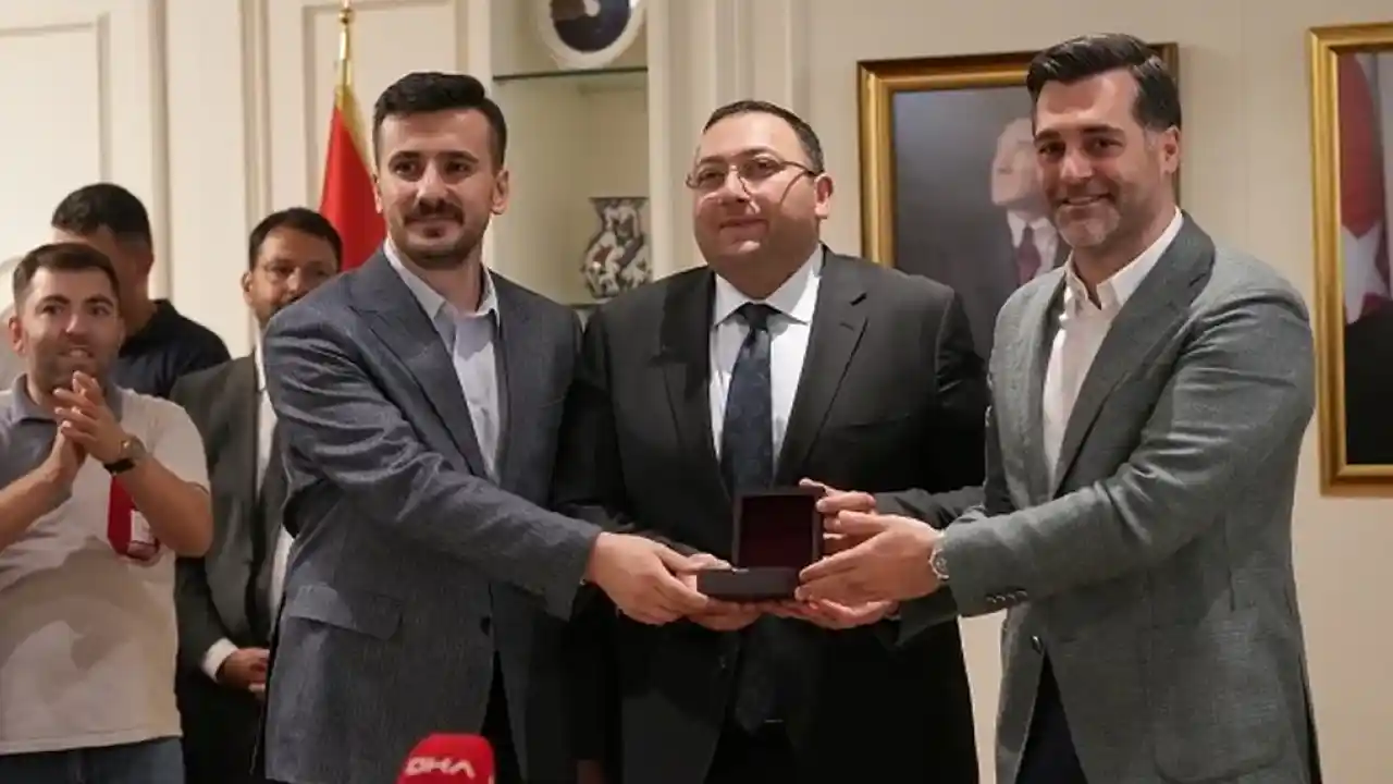 Dündar Ziya Gültekin Üsküdarlılarla buluştu