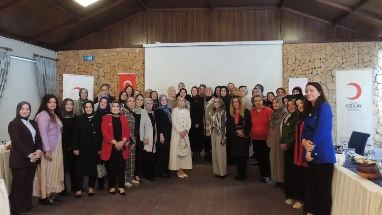 Erzurum Kızılay Kadın yönetimi istişare buluşması düzenledi