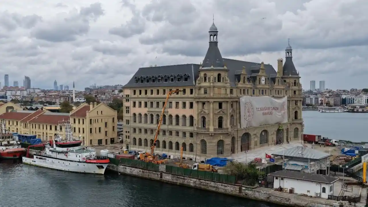 Haydarpaşa Garı’nın temelinde kritik bulgu! Ahşap kazıkların yüzde 80’i yok olmuş