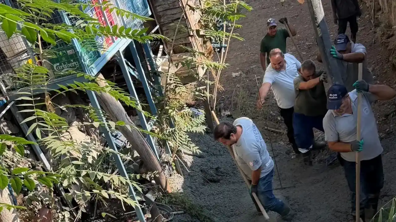 İzmir Efes Selçuk’ta derede altyapı çalışması