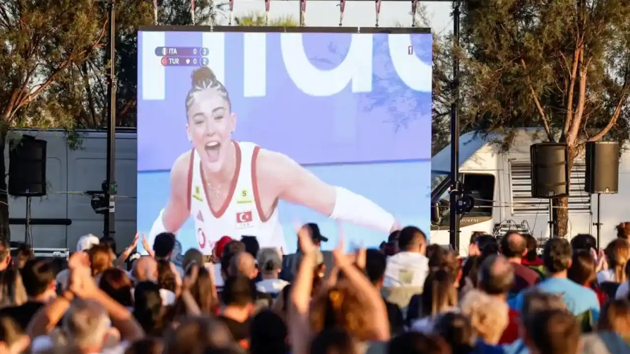 İzmir’de Filenin Sultanları coşkusu