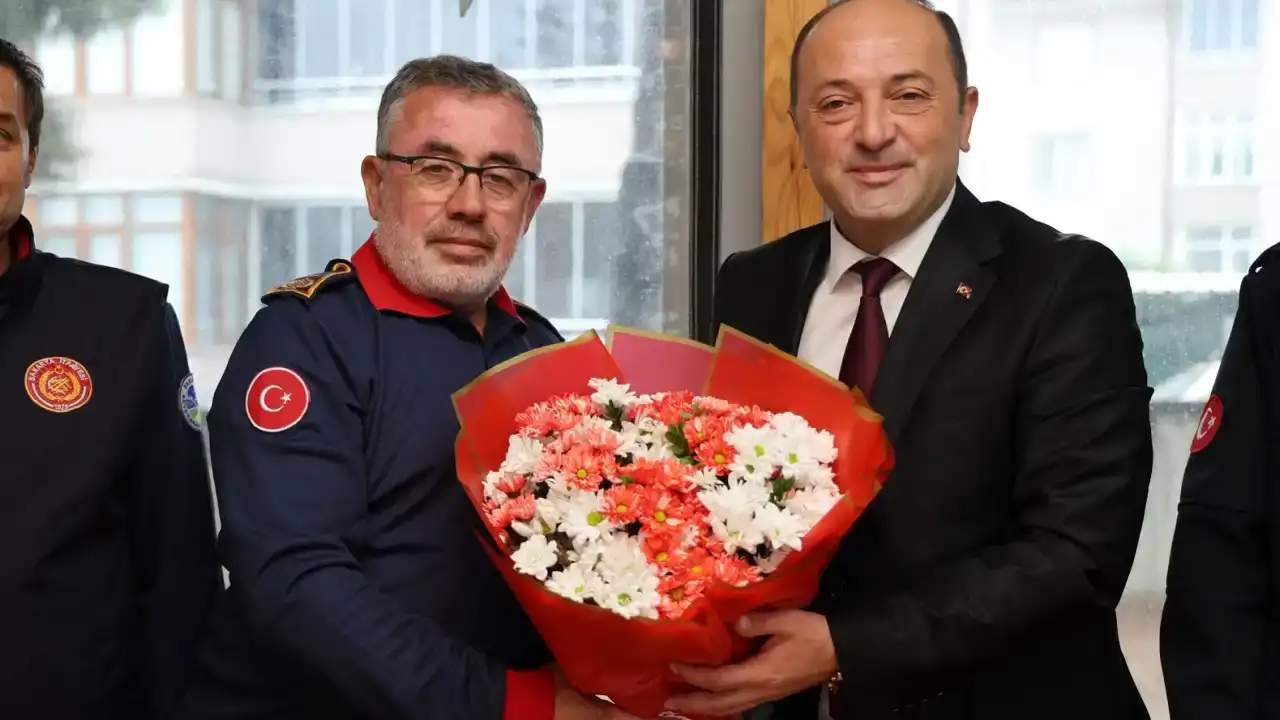 Sakarya Geyve Belediye Başkanı itfaiye personelini ziyaret etti