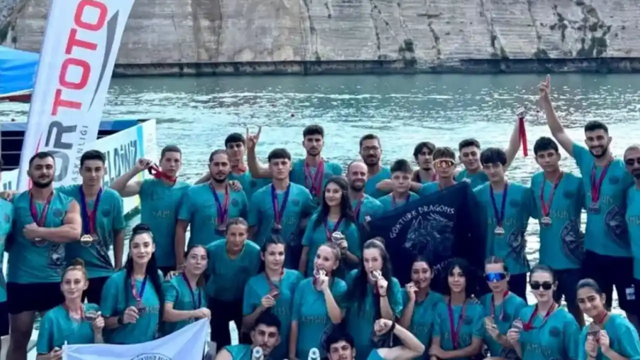 Samsun Büyükşehir sporcuları Dragon Bot’ta 3 kupa kazandı