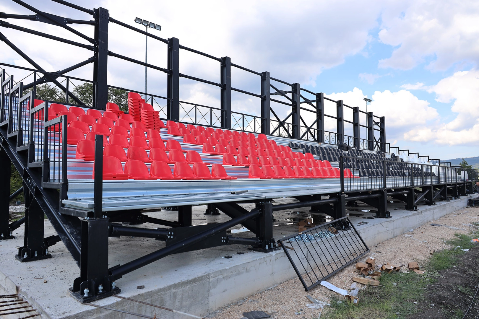 Sapanca’da yeni futbol sahası yükseliyor