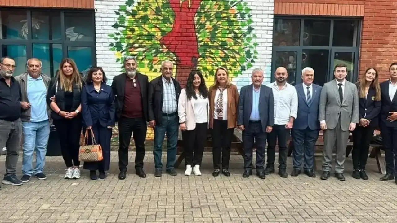 Semra dinçer londra’da CHP üyeleriyle bir araya geldi
