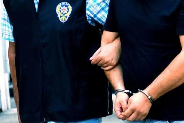 Vatandaşlık dolandırıcılığı operasyonunda 3 şüpheli yakalandı