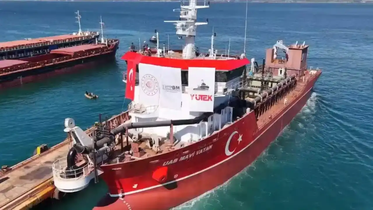 Yerli tarama gemisi UAB Mavi Vatan suya indirildi