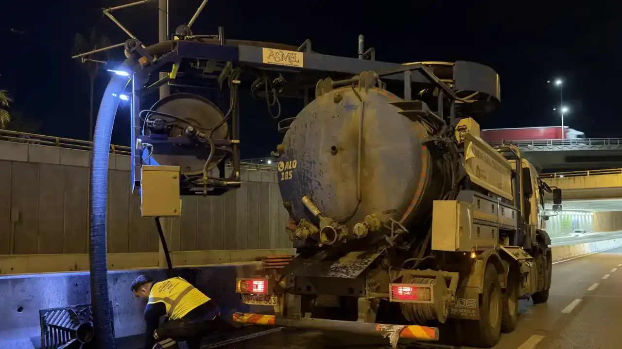 Antalya genelinde olası su baskınlarına karşı altyapı seferberliği başlatıldı