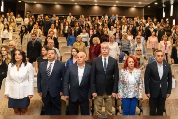 İzmir'de afet dönemlerinde yaşlı güvenliği masaya yatırıldı