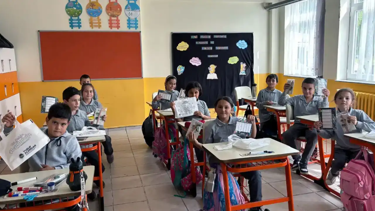Sakarya kırsalındaki binlerce öğrenciye kırtasiye desteği sağlandı