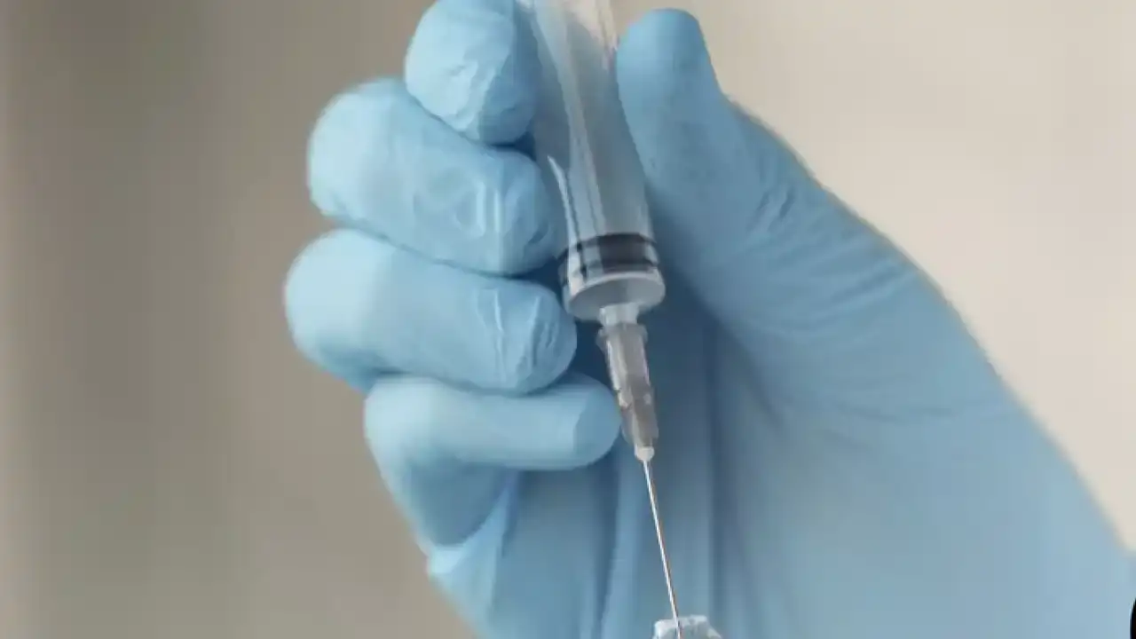 Uzmanlardan grip uyarısı: 6 aydan büyük herkese influenza aşısı öneriliyor